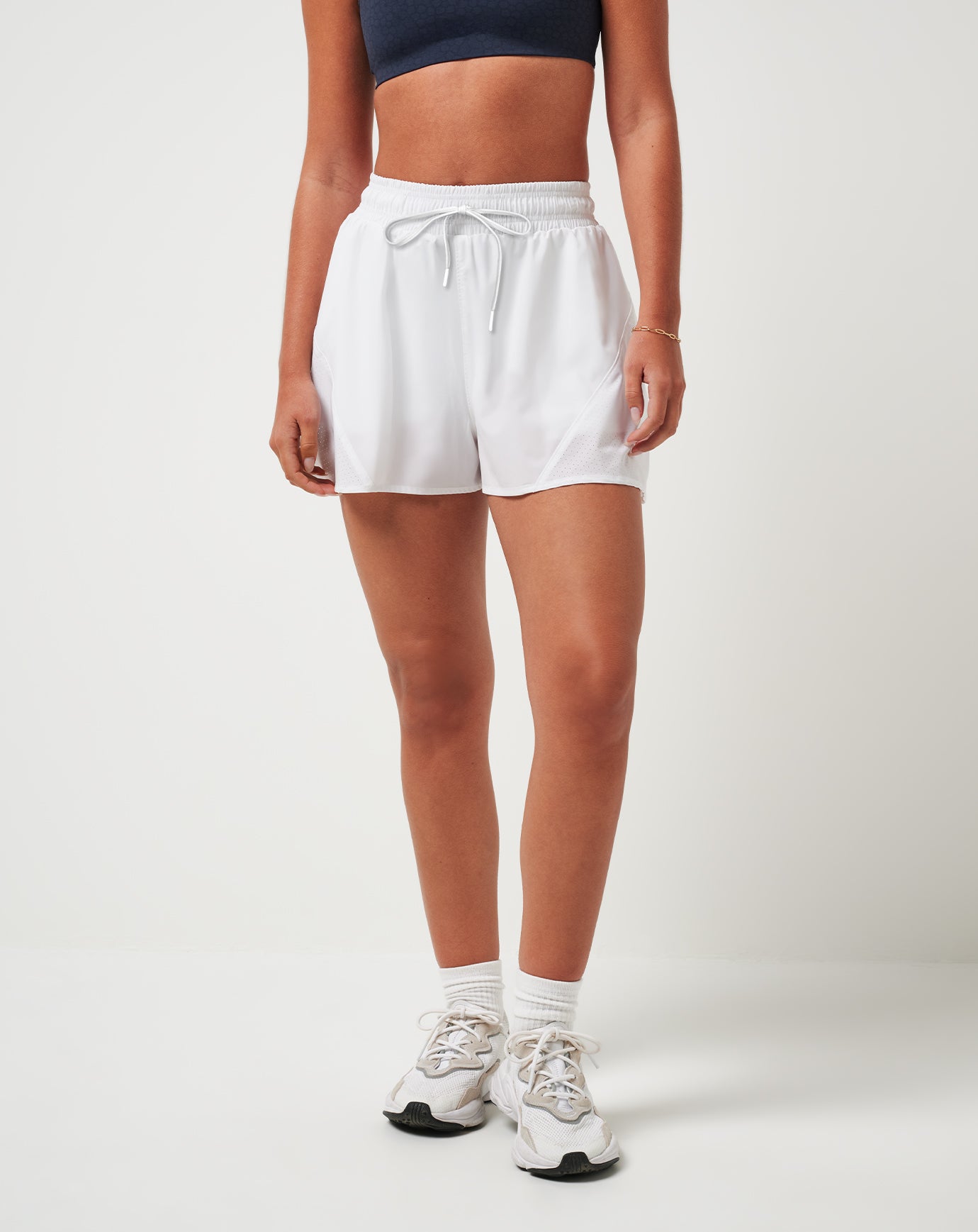 1LG089_1WHT_1_ECOMM.jpg